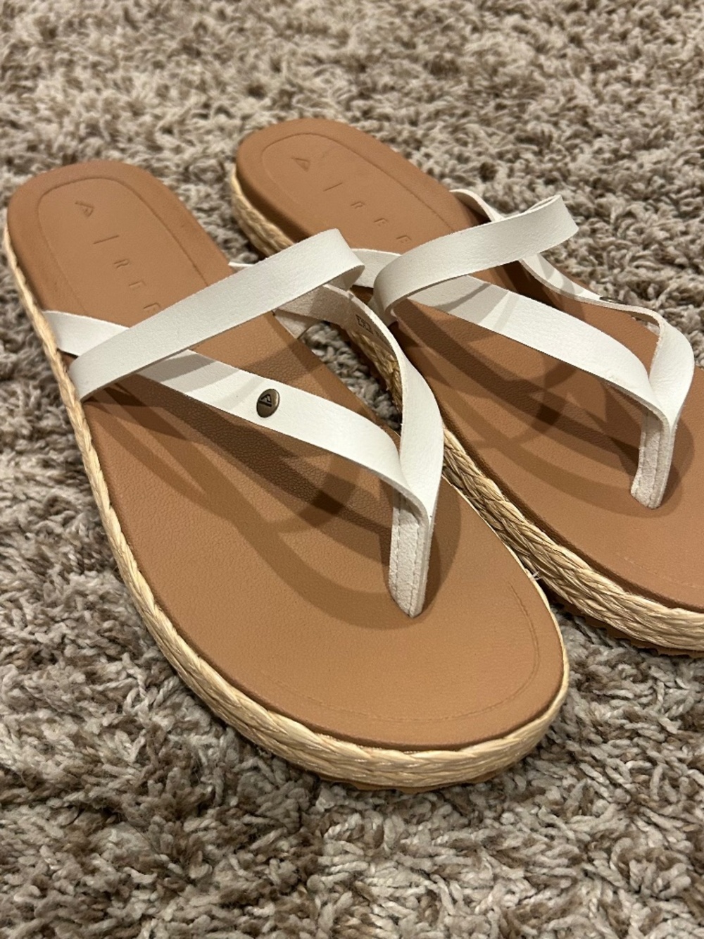 REEF Women’s White Cushion Vista Hi Platform Sandals Size 8